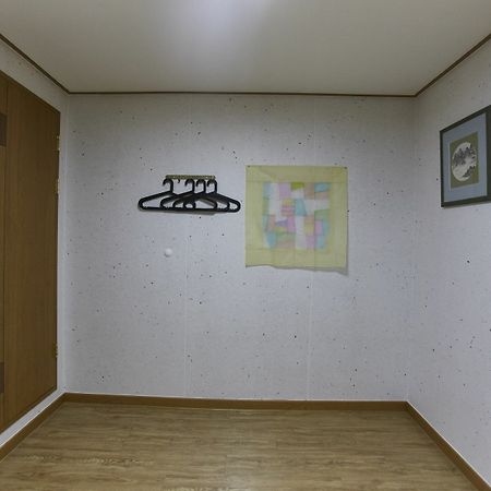 Go Woon Dang Hanok Guest House Seoul Exterior photo