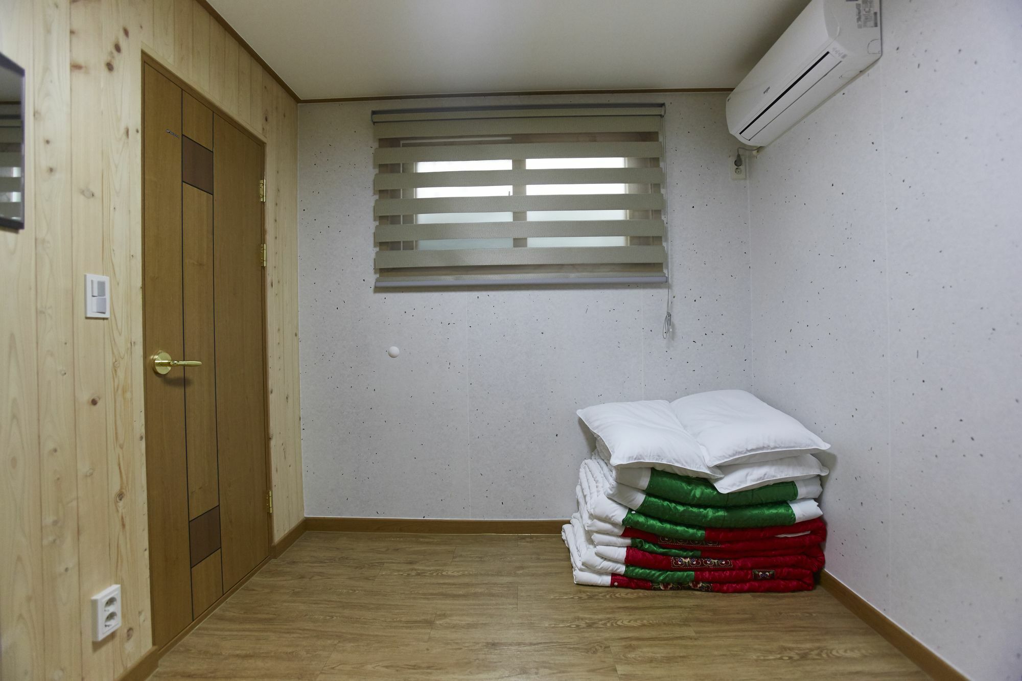 Go Woon Dang Hanok Guest House Seoul Exterior photo