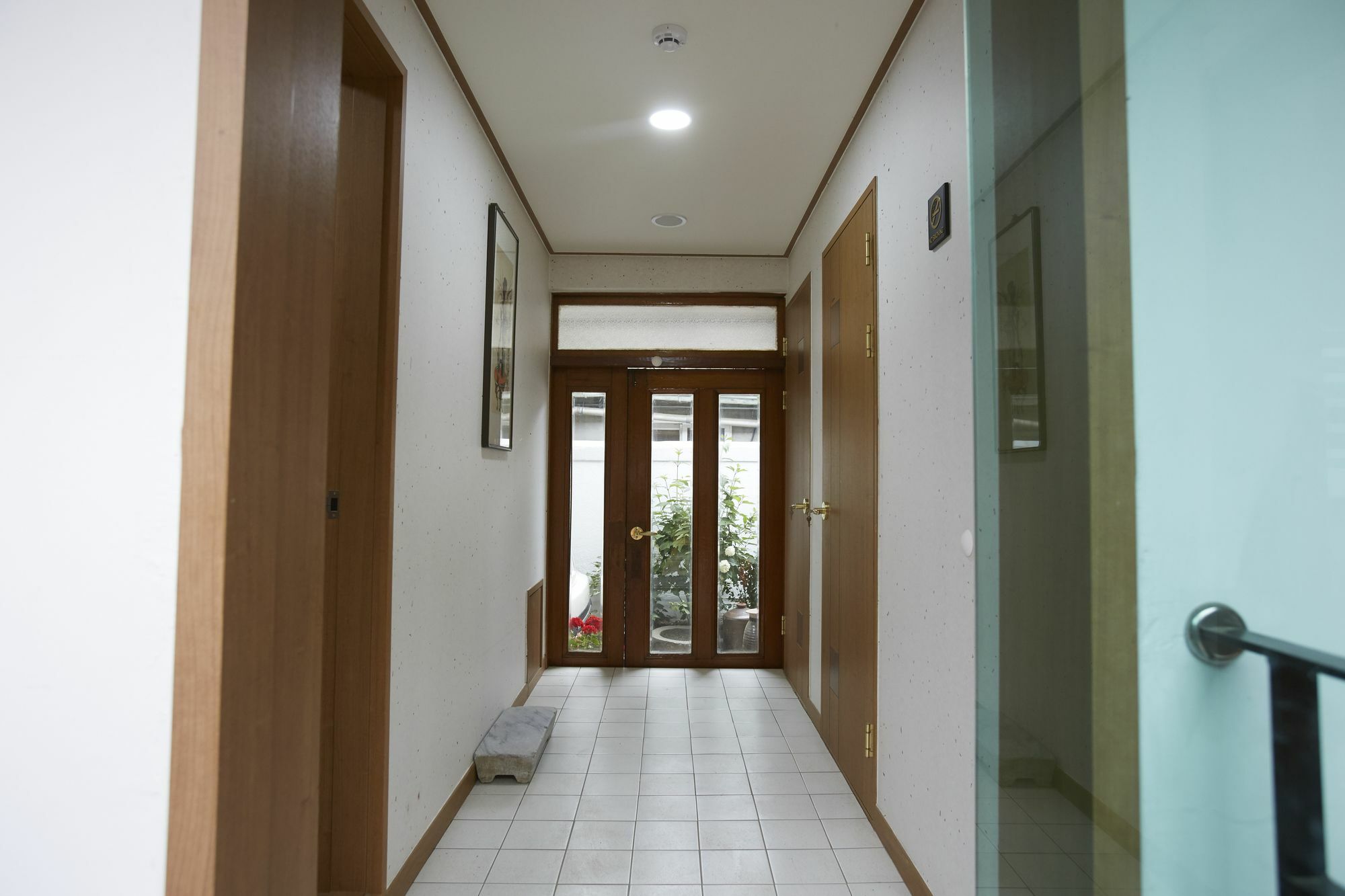 Go Woon Dang Hanok Guest House Seoul Exterior photo