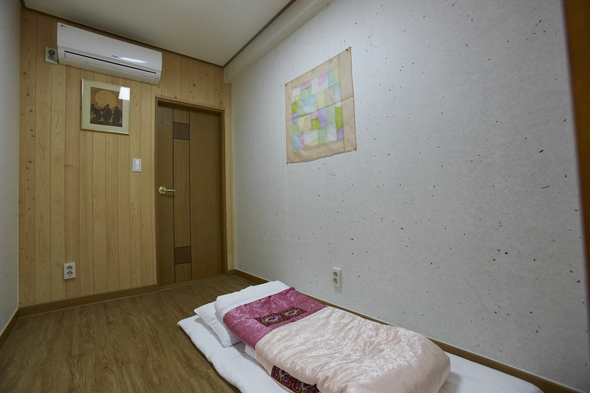 Go Woon Dang Hanok Guest House Seoul Exterior photo