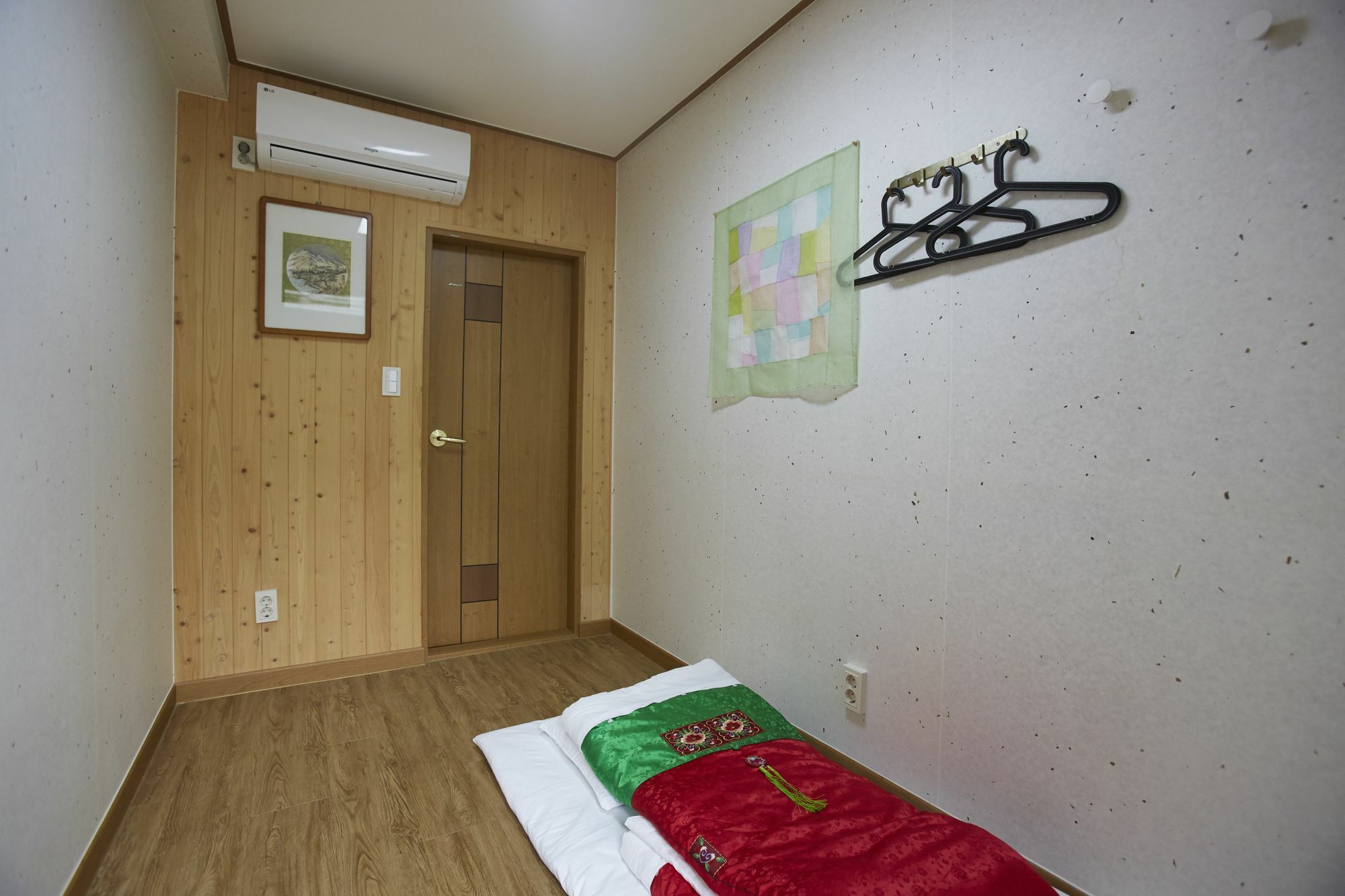 Go Woon Dang Hanok Guest House Seoul Exterior photo
